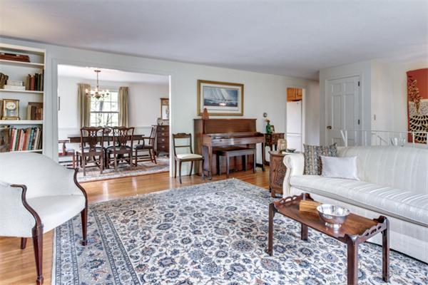 8 Pitman Road Marblehead, MA 01945 - Photo 8 of 28 Gallery Image 8
