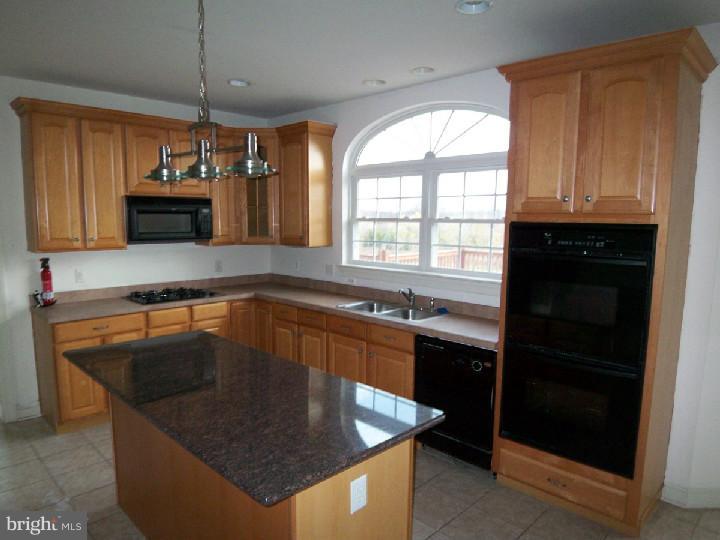 162 Rainey Road Woolwich Township, NJ 08085 - Photo 4 of 15