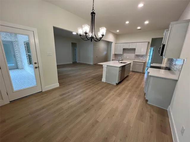 $945,000 | 455 County Road 1742, Chico, TX 76431