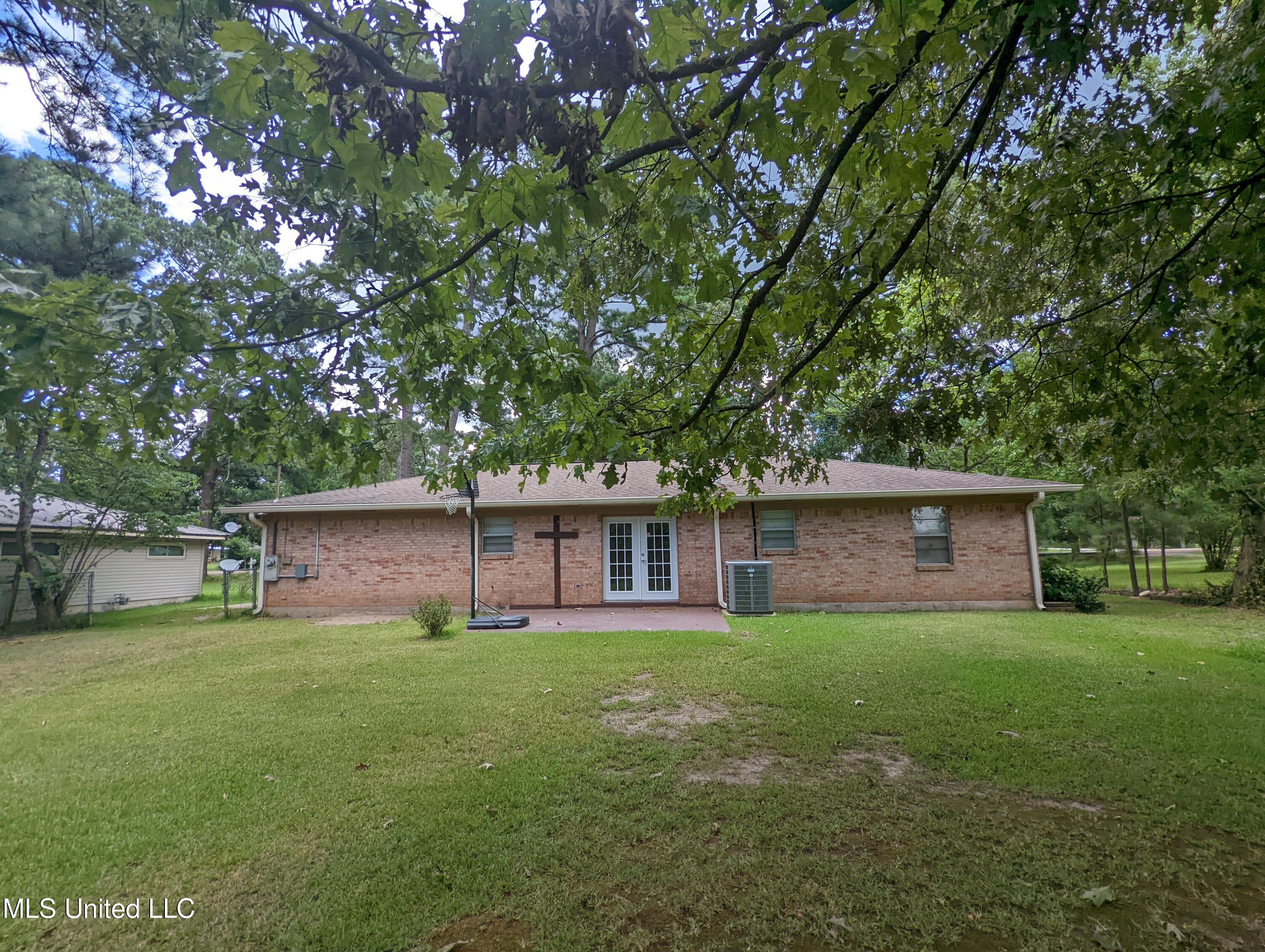 809 Roosevelt Street Forest, MS 39074 - Photo 22 of 25 PXL_20220801_164716828