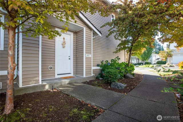 $355,000 | 1975 Garry Oaks Avenue, Unit C, DuPont, WA 98327