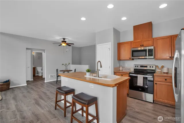 $355,000 | 1975 Garry Oaks Avenue, Unit C, DuPont, WA 98327