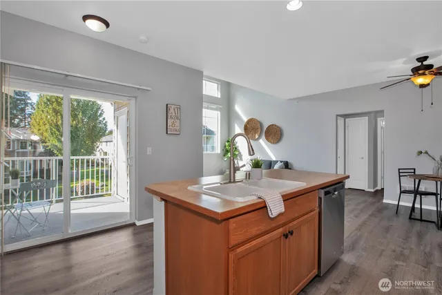 $355,000 | 1975 Garry Oaks Avenue, Unit C, DuPont, WA 98327