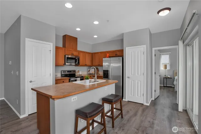 $355,000 | 1975 Garry Oaks Avenue, Unit C, DuPont, WA 98327