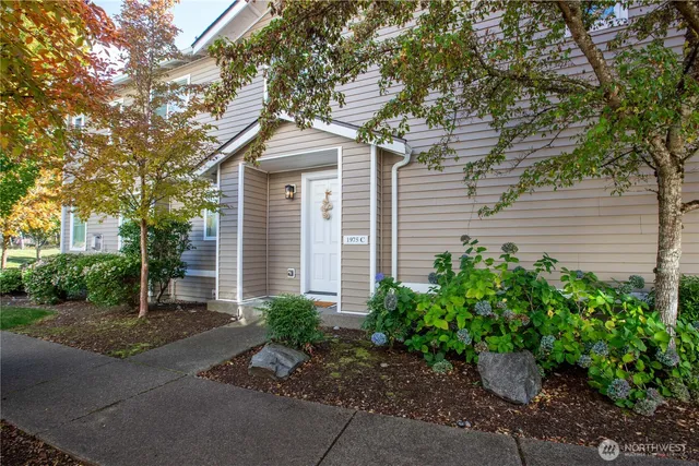 $355,000 | 1975 Garry Oaks Avenue, Unit C, DuPont, WA 98327