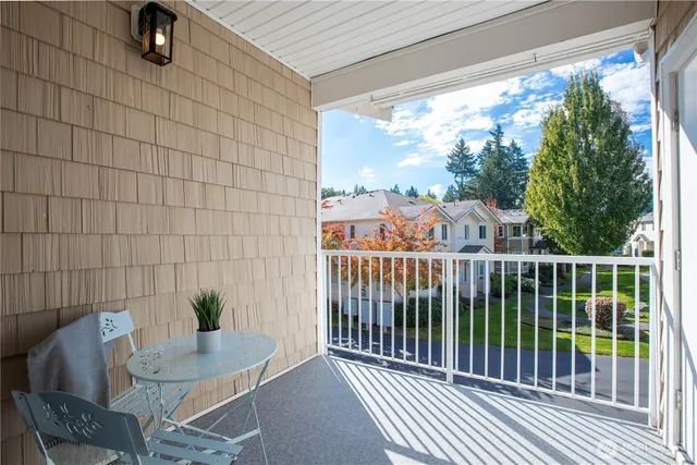 $355,000 | 1975 Garry Oaks Avenue, Unit C, DuPont, WA 98327
