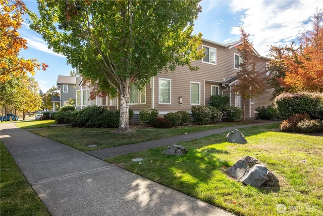 $355,000 | 1975 Garry Oaks Avenue, Unit C, DuPont, WA 98327