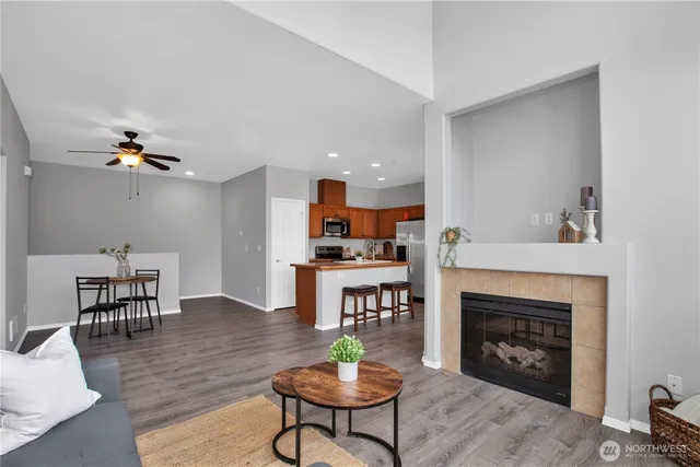 $355,000 | 1975 Garry Oaks Avenue, Unit C, DuPont, WA 98327