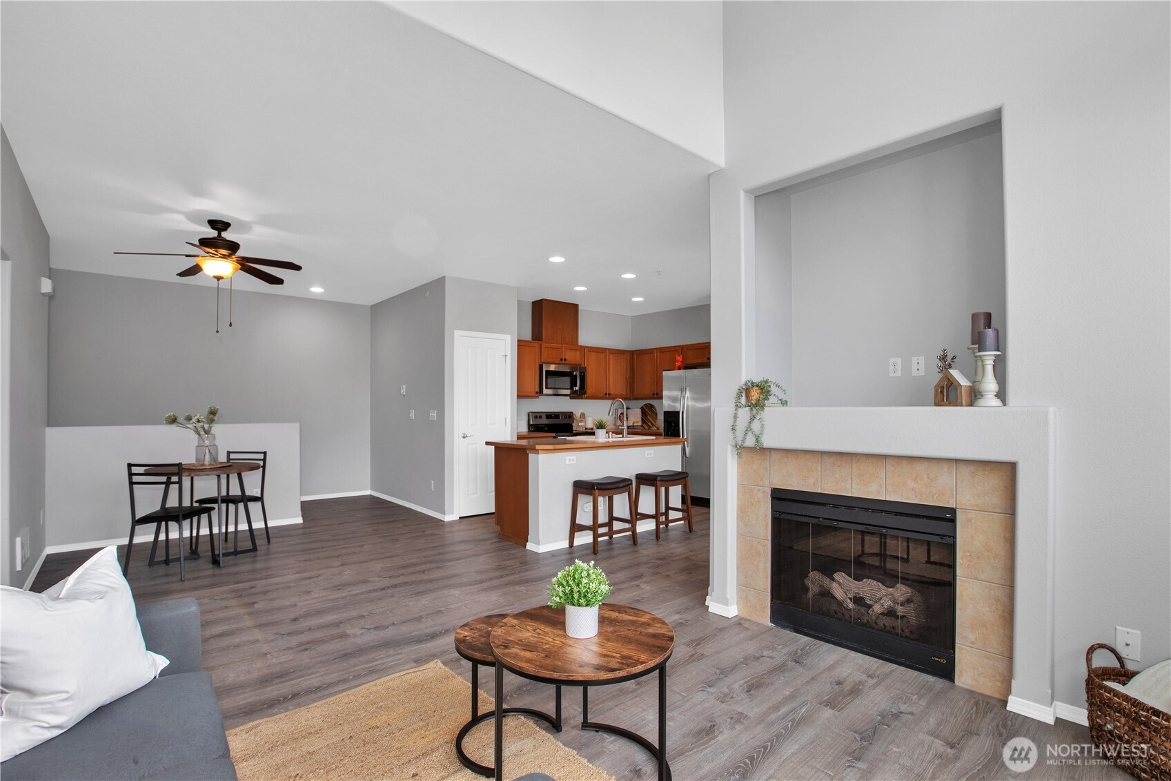 1975 Garry Oaks Avenue, Unit C DuPont, WA 98327 - Photo 6 of 31