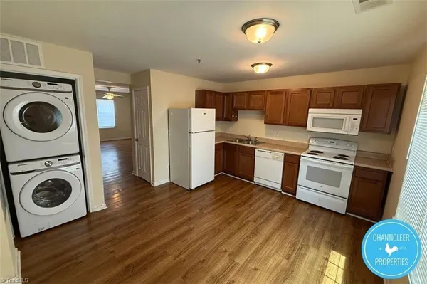 $1,395 | 3700 Delancy Street, Unit 3C, Greensboro, NC 27405