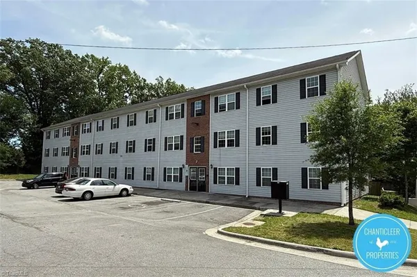 $1,395 | 3700 Delancy Street, Unit 3C, Greensboro, NC 27405