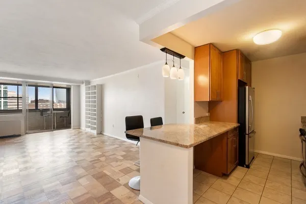 $4,325 | 6 Whittier Place, Unit 12M, Boston, MA 02114