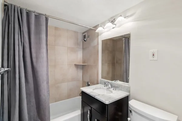 $4,325 | 6 Whittier Place, Unit 12M, Boston, MA 02114