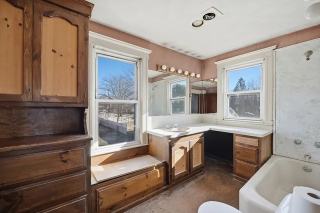 $250,000 | 62 Talcott Avenue, West Springfield, MA 01089