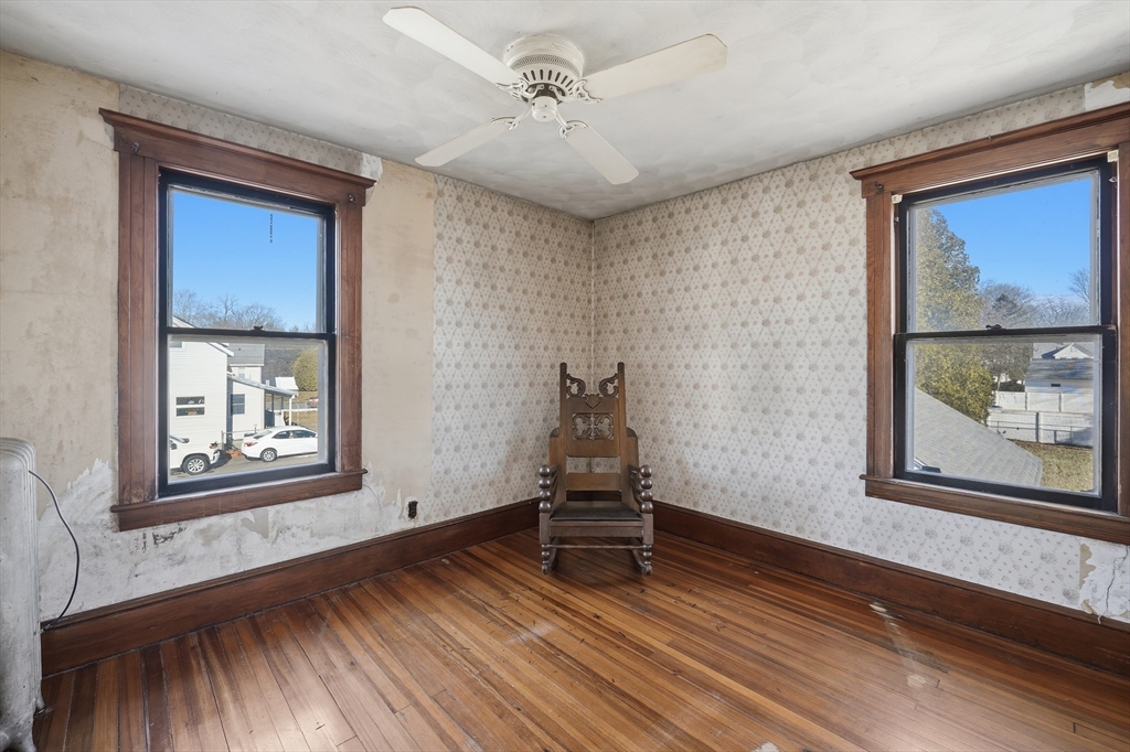 62 Talcott Avenue West Springfield, MA 01089 - Photo 25 of 34