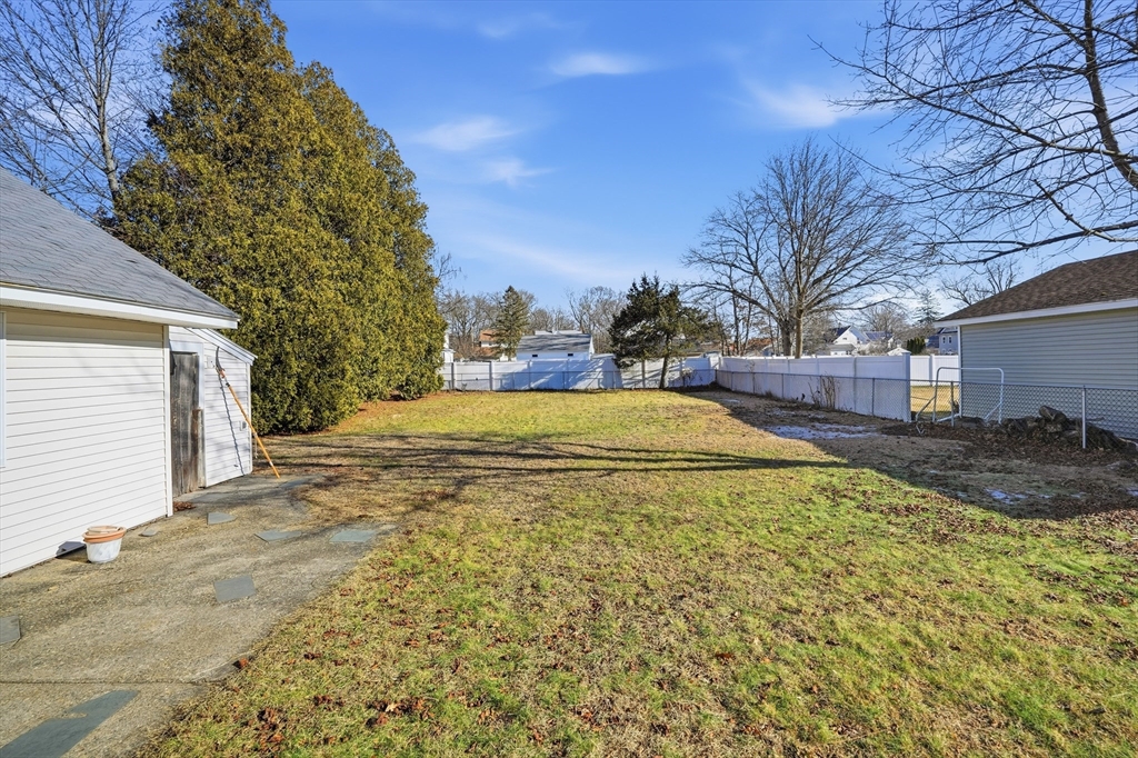 62 Talcott Avenue West Springfield, MA 01089 - Photo 30 of 34