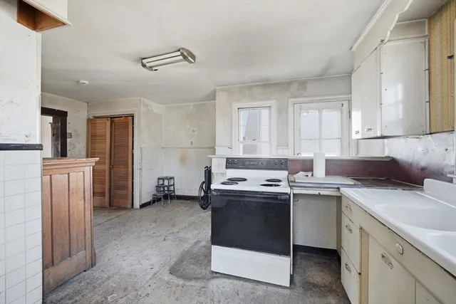 $250,000 | 62 Talcott Avenue, West Springfield, MA 01089