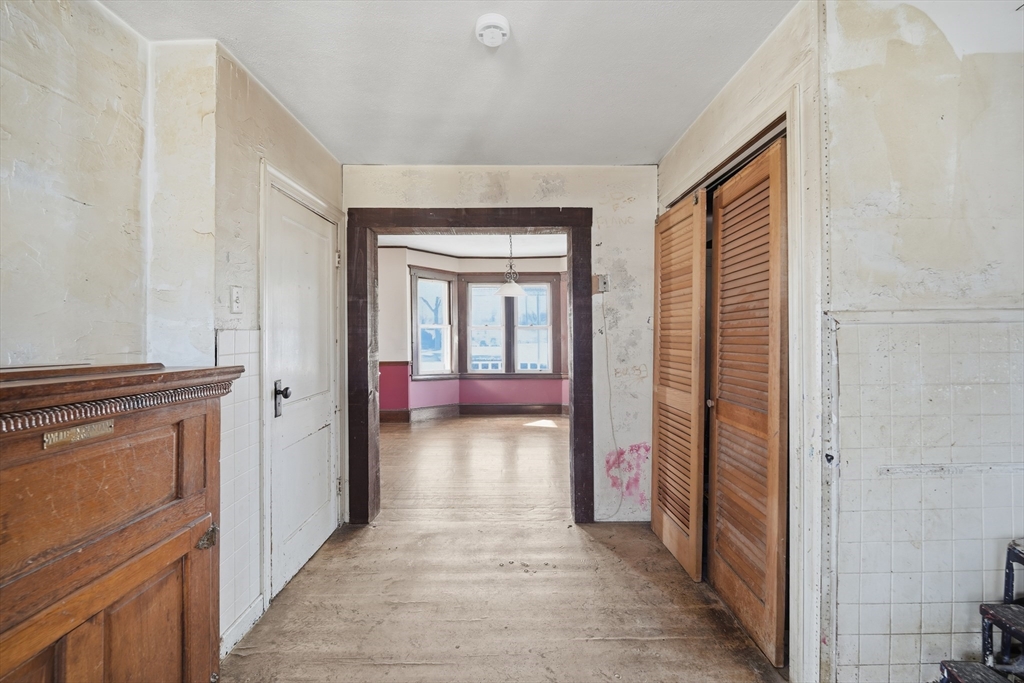 62 Talcott Avenue West Springfield, MA 01089 - Photo 9 of 34