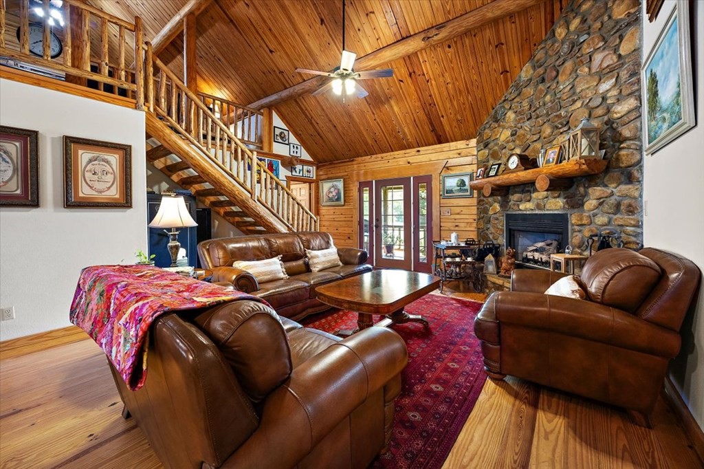 2000 County Road 852 Cushing, TX 75760 - Photo 17 of 50 a view of livingroom with furniture and a rug