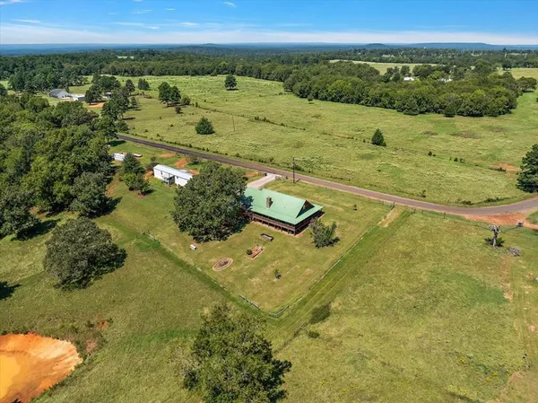 $410,000 | 2000 County Road 852, Cushing, TX 75760