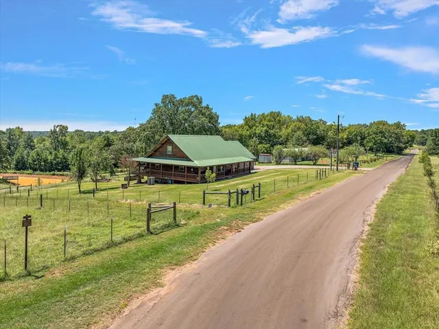 $449,000 | 2000 County Road 852, Cushing, TX 75760
