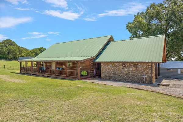 $410,000 | 2000 County Road 852, Cushing, TX 75760