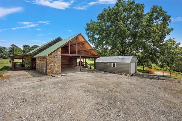 $410,000 | 2000 County Road 852, Cushing, TX 75760