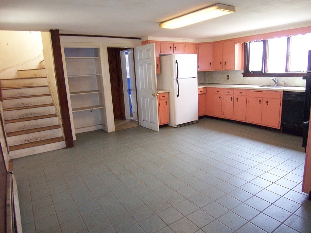 192 R Washington Street Boston, MA 02135 - Photo 3 of 21 Gallery Image 3