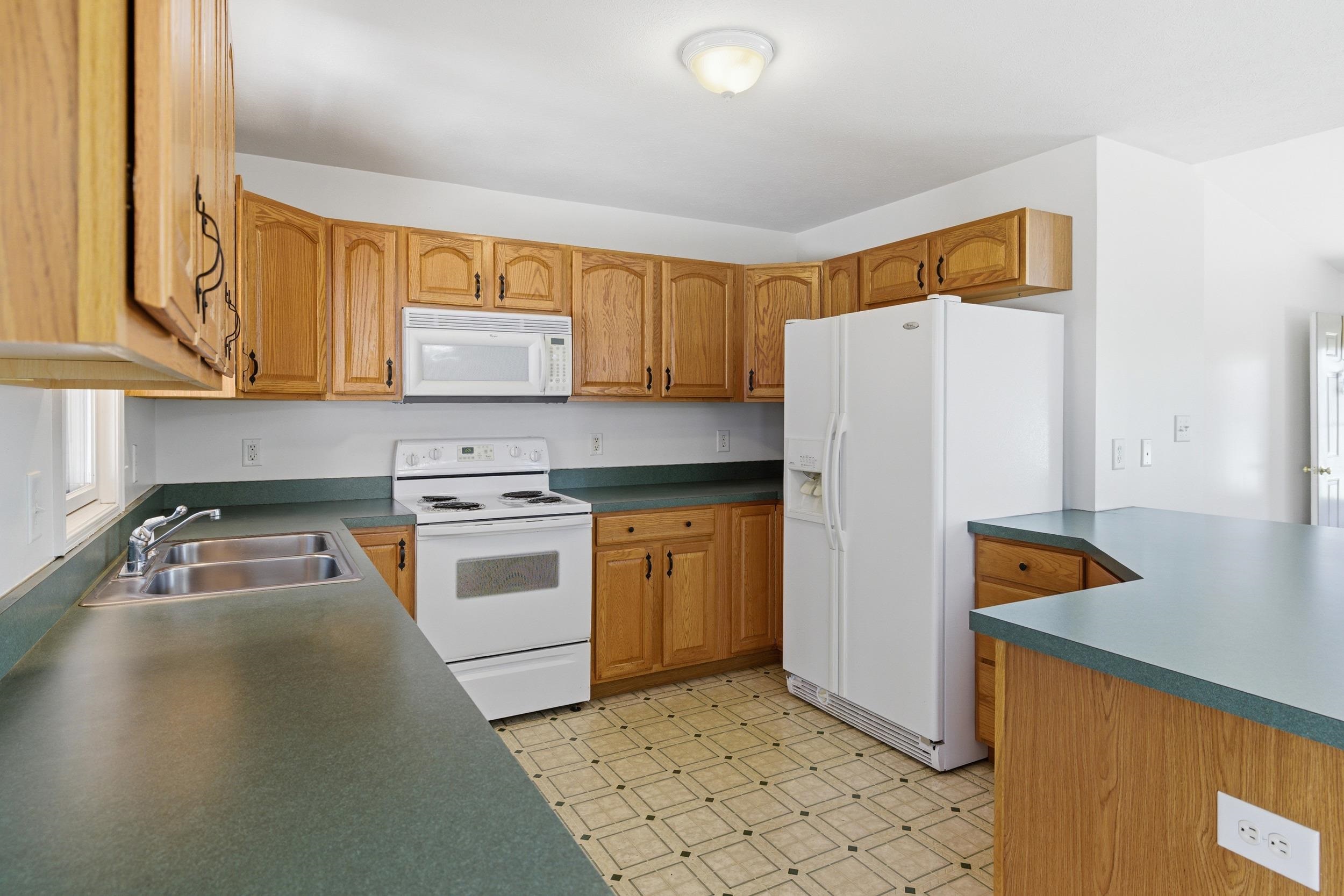 7 Blue Rdg Court Luray, VA 22835 - Photo 14 of 55 Oak cabinetry