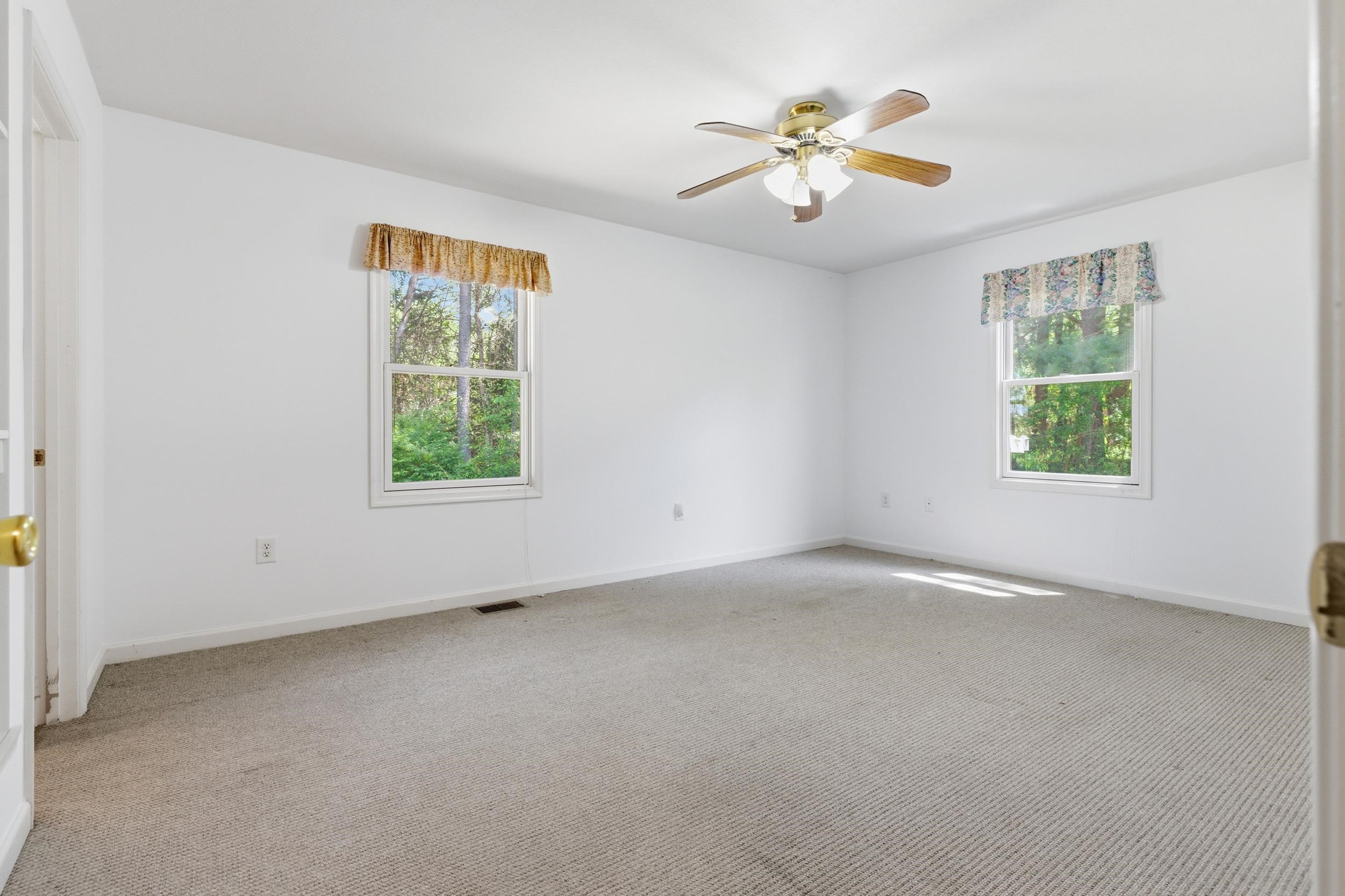 7 Blue Rdg Court Luray, VA 22835 - Photo 35 of 55 Primary has 2 windows