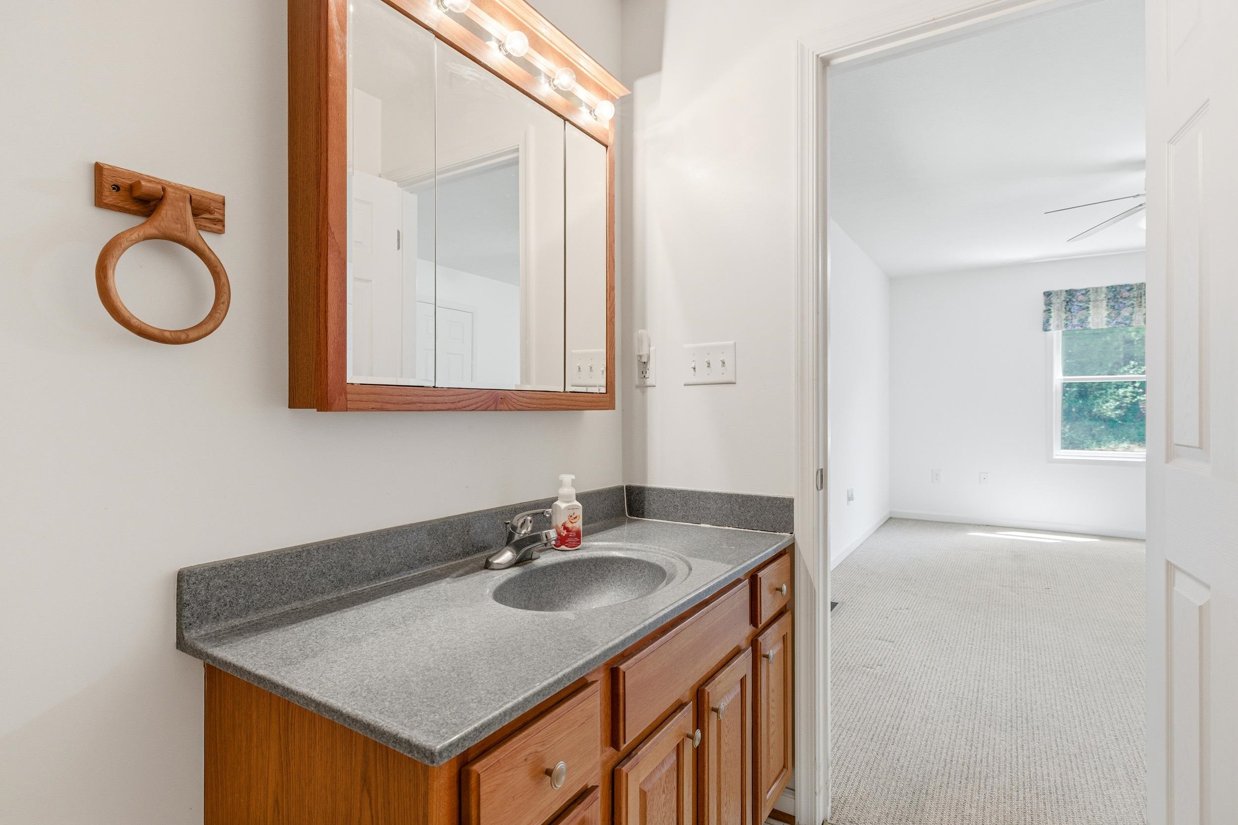 7 Blue Rdg Court Luray, VA 22835 - Photo 38 of 55 En-suite Primary Bath