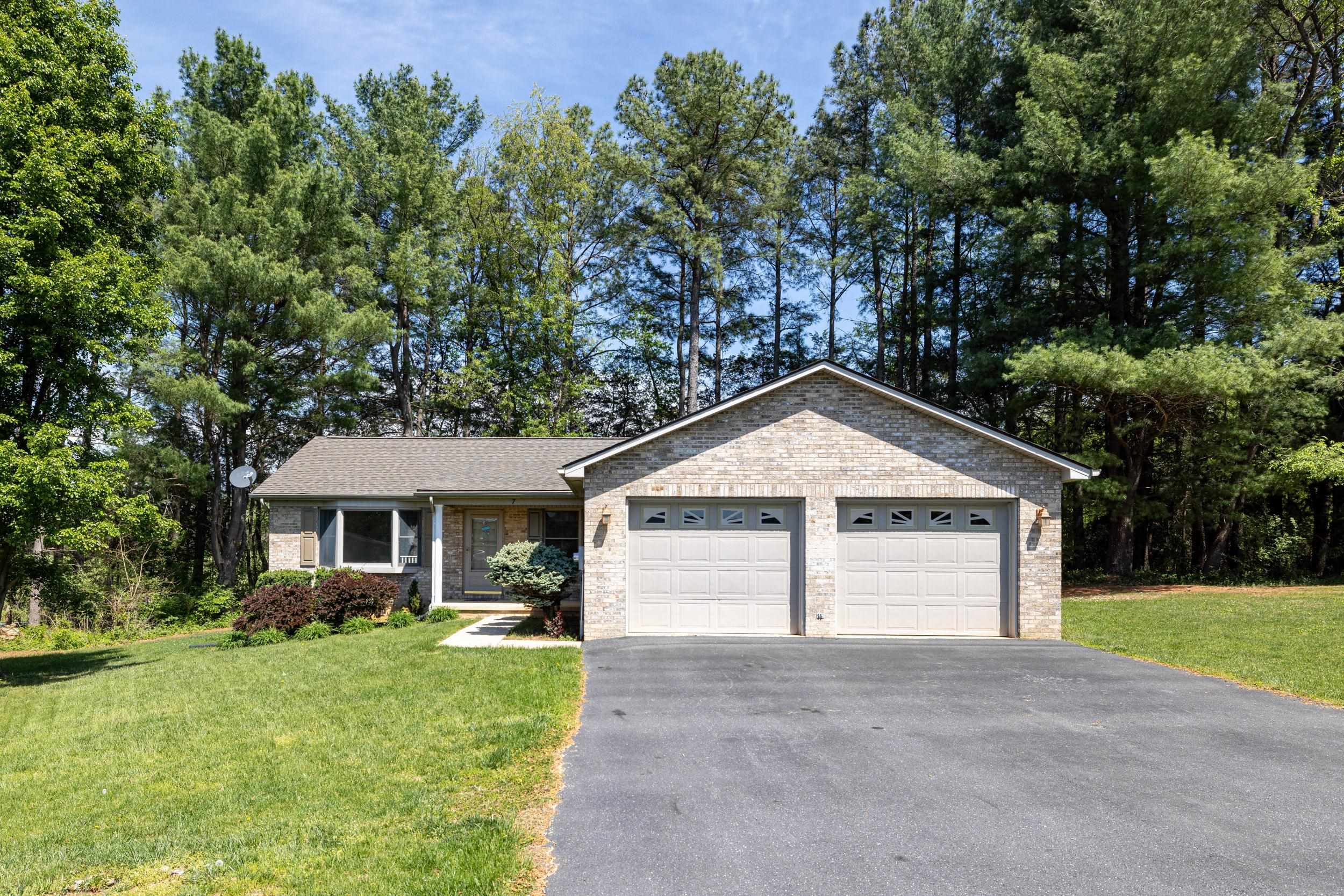 7 Blue Rdg Court Luray, VA 22835 - Photo 46 of 55 Automatic garage doors