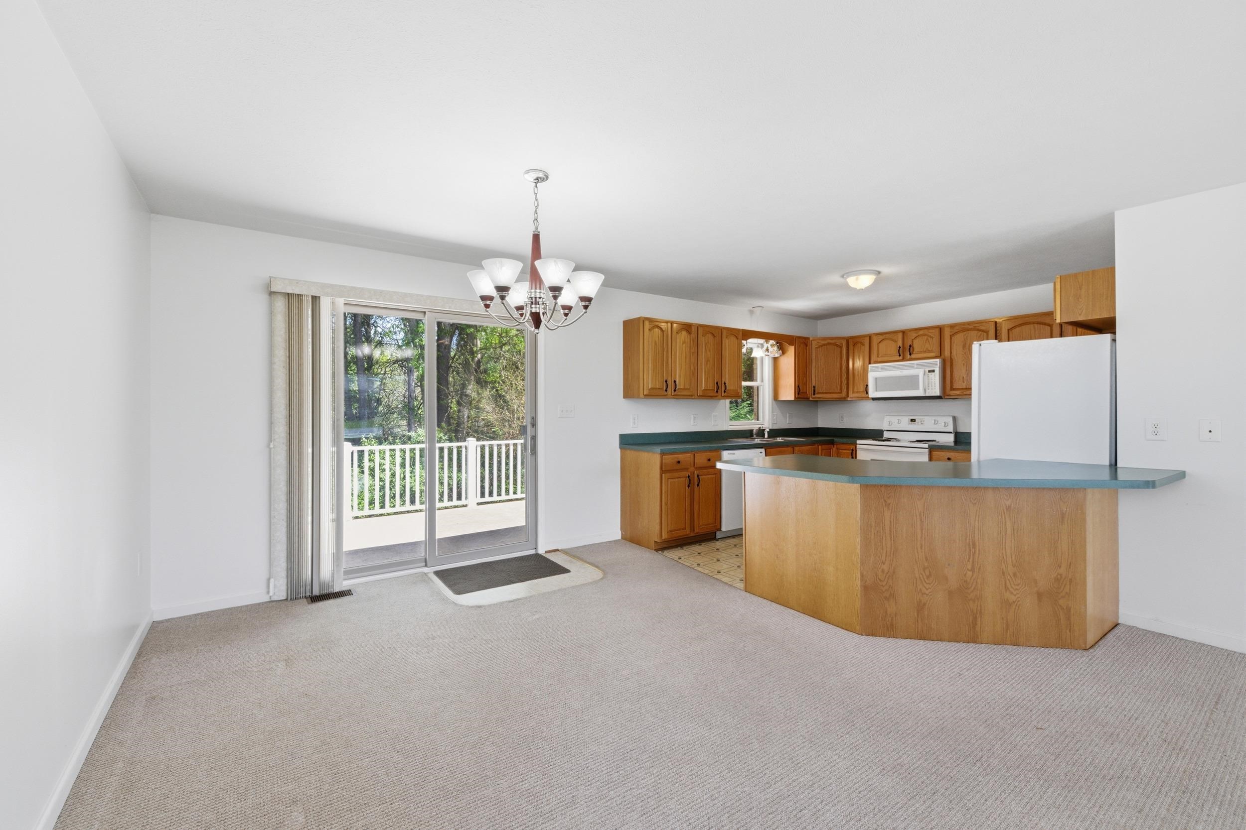 7 Blue Rdg Court Luray, VA 22835 - Photo 10 of 55 Peninsula breakfast bar