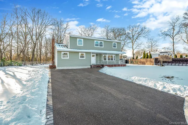 $799,000 | 15 Terry Court, North Babylon, NY 11703