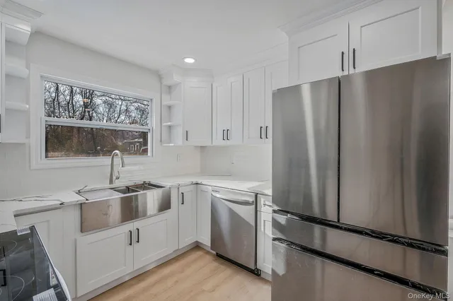 $799,000 | 15 Terry Court, North Babylon, NY 11703