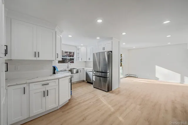 $799,000 | 15 Terry Court, North Babylon, NY 11703