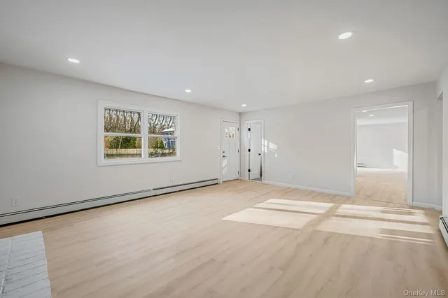 $799,000 | 15 Terry Court, North Babylon, NY 11703