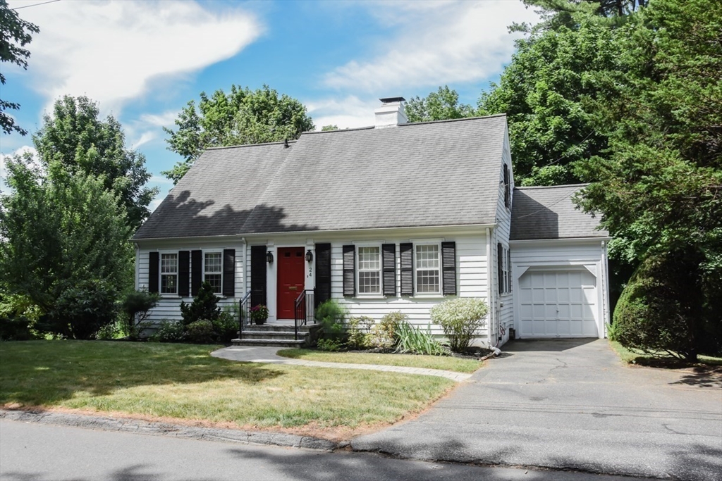 24 Bellevue Road Stoneham, MA 02180 - Photo 2 of 40