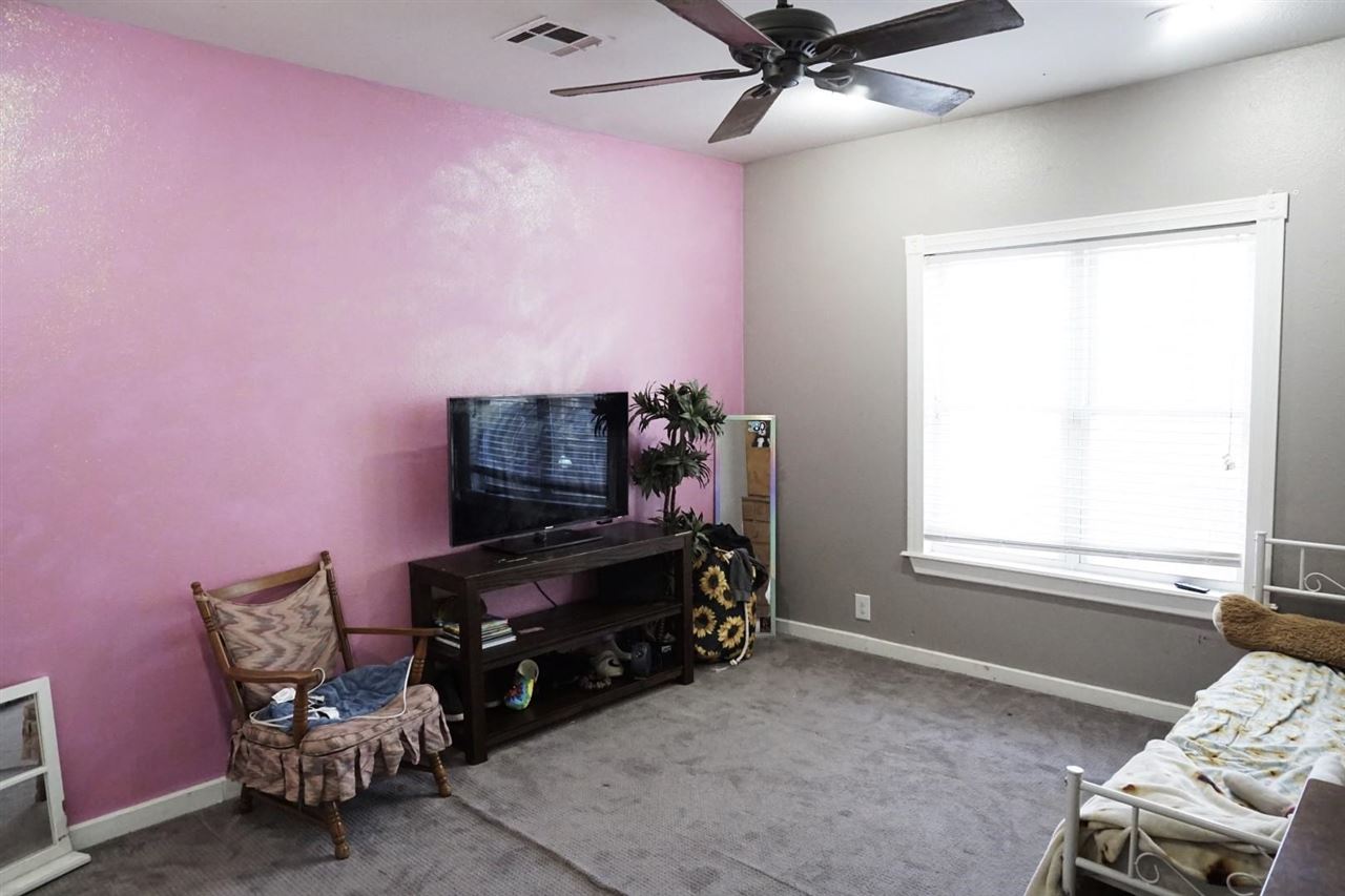 925 Ivanhoe Street Perry, OK 73077 - Photo 16 of 29 Gallery Image 16