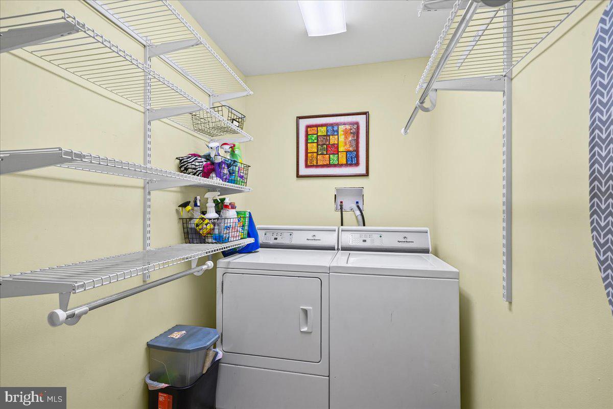 684 Waterway Road Oxford, PA 19363 - Photo 12 of 40 Laundry room