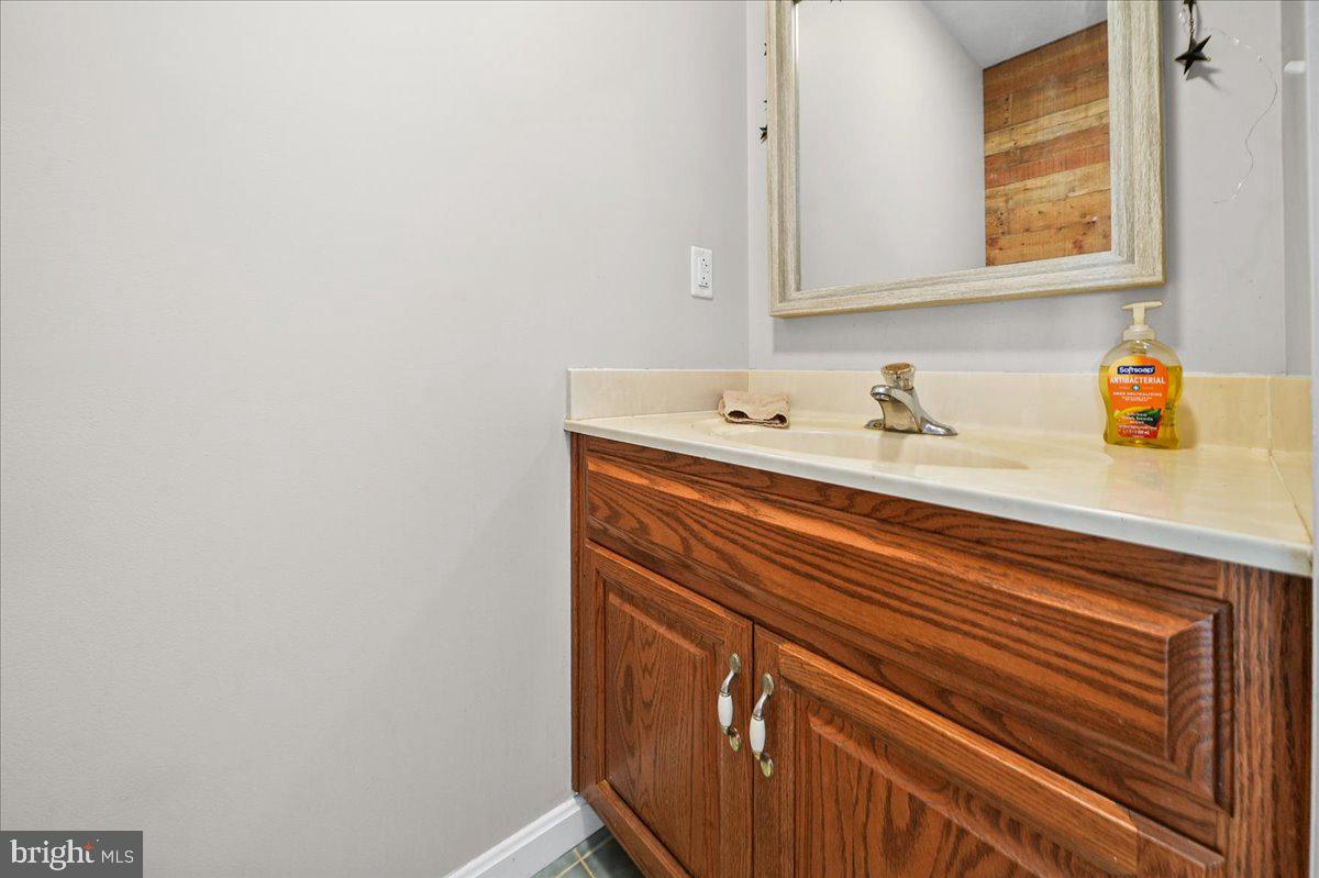 684 Waterway Road Oxford, PA 19363 - Photo 14 of 40 Half Bath