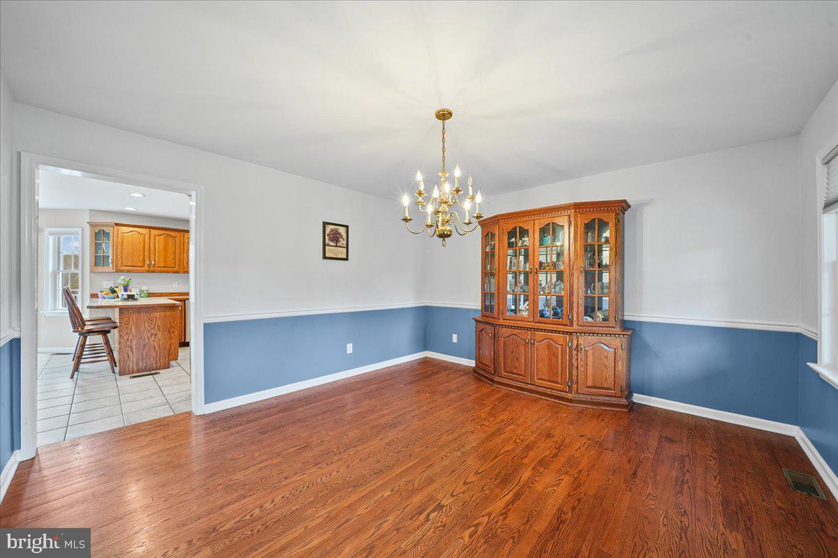 684 Waterway Road Oxford, PA 19363 - Photo 6 of 40 Dining Room