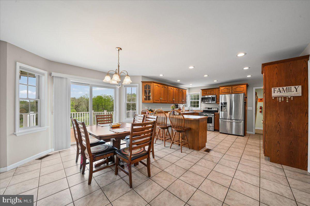684 Waterway Road Oxford, PA 19363 - Photo 8 of 40 Kitchen