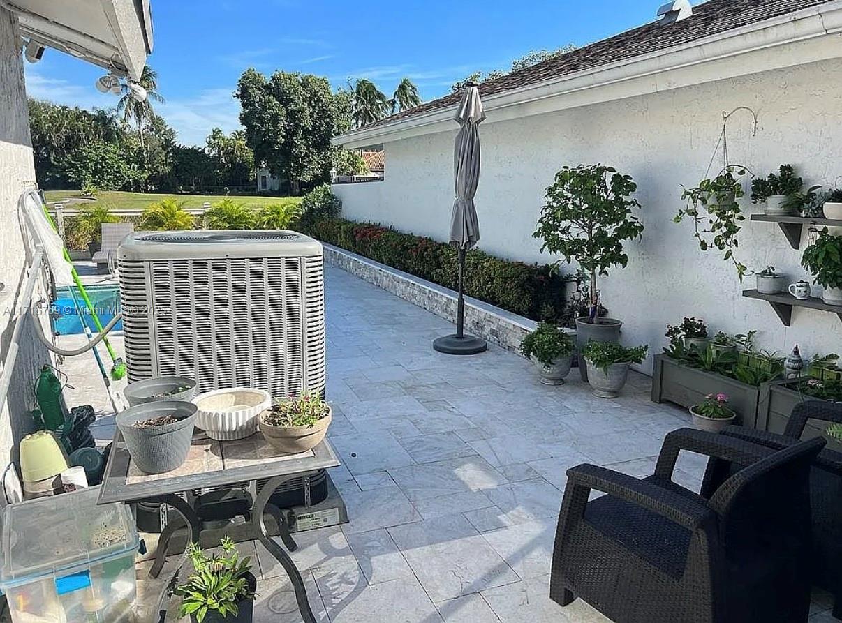 148 Greens Road Hollywood, FL 33021 - Photo 19 of 50 Gallery Image 19