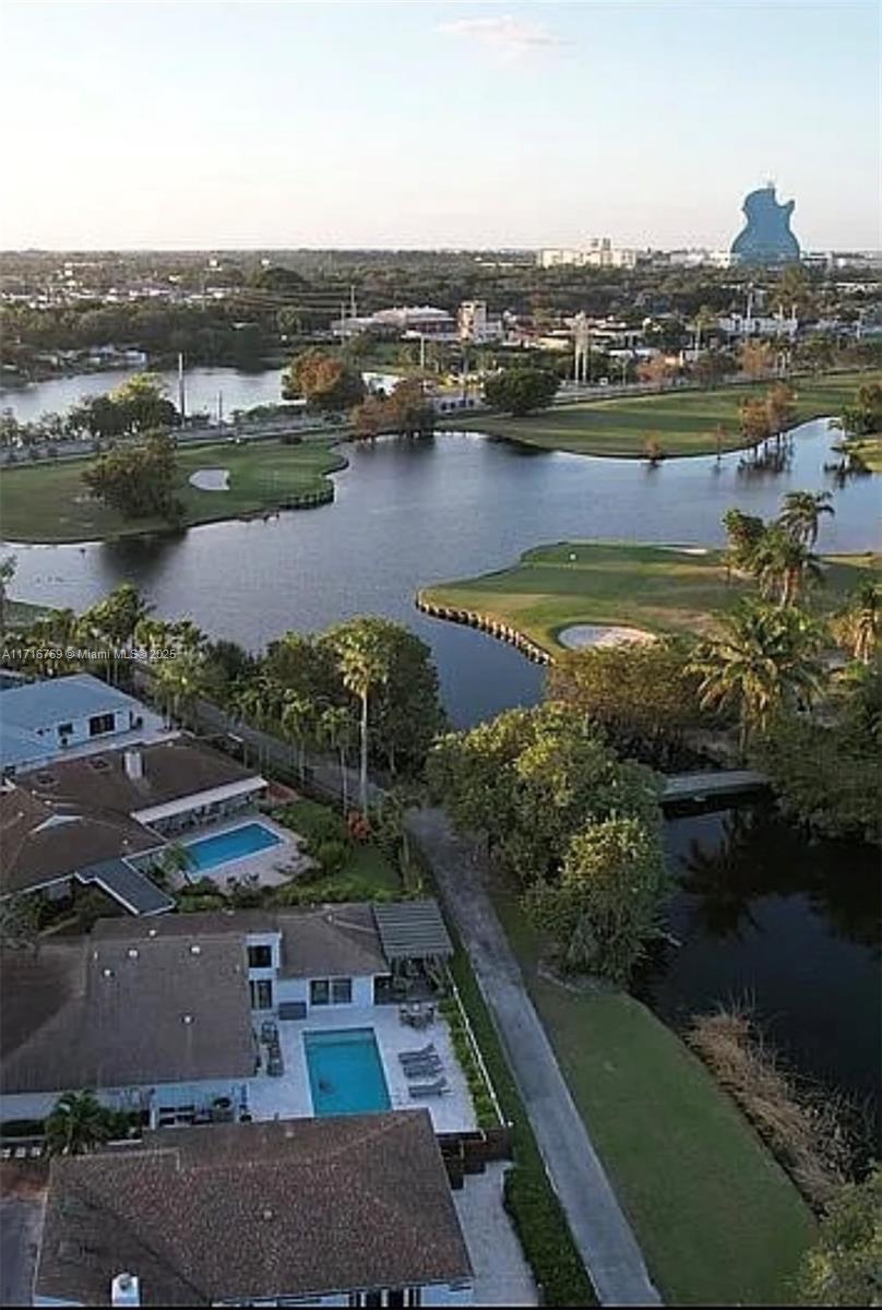 148 Greens Road Hollywood, FL 33021 - Photo 8 of 50 Gallery Image 8