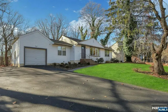 $723,777 | 745 Washington Avenue, Washington Township, NJ 07676