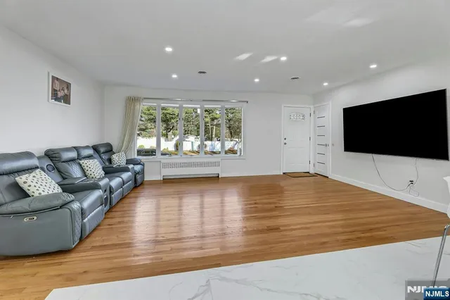 $723,777 | 745 Washington Avenue, Washington Township, NJ 07676