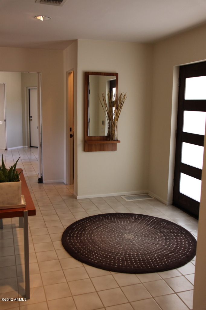 36410 North Long Rifle Road Carefree, AZ 85377 - Photo 6 of 40 Foyer, looking toward kitchen