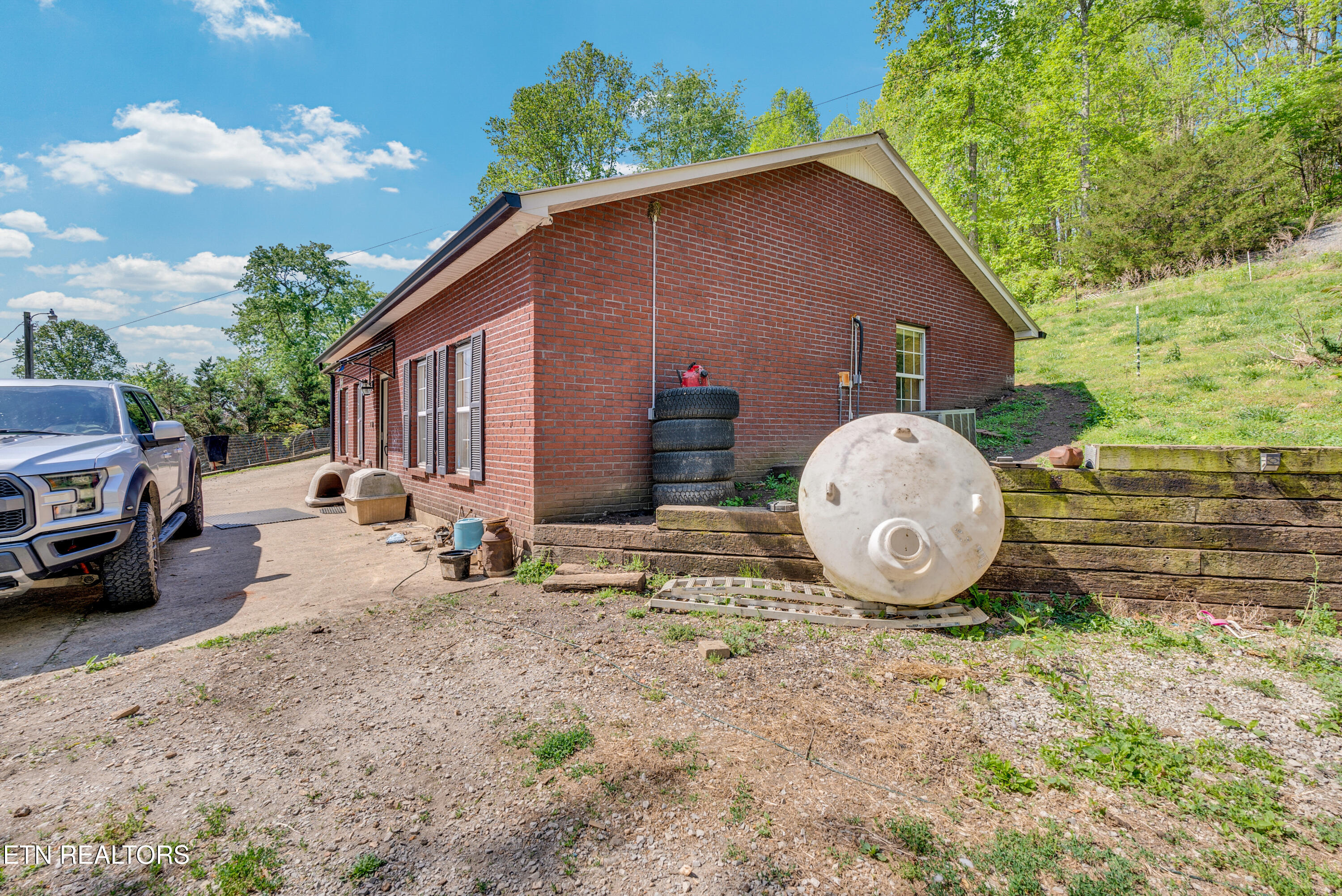 1848 Bruce Ridge Road Baxter, TN 38544 - Photo 5 of 39 IMG_2840