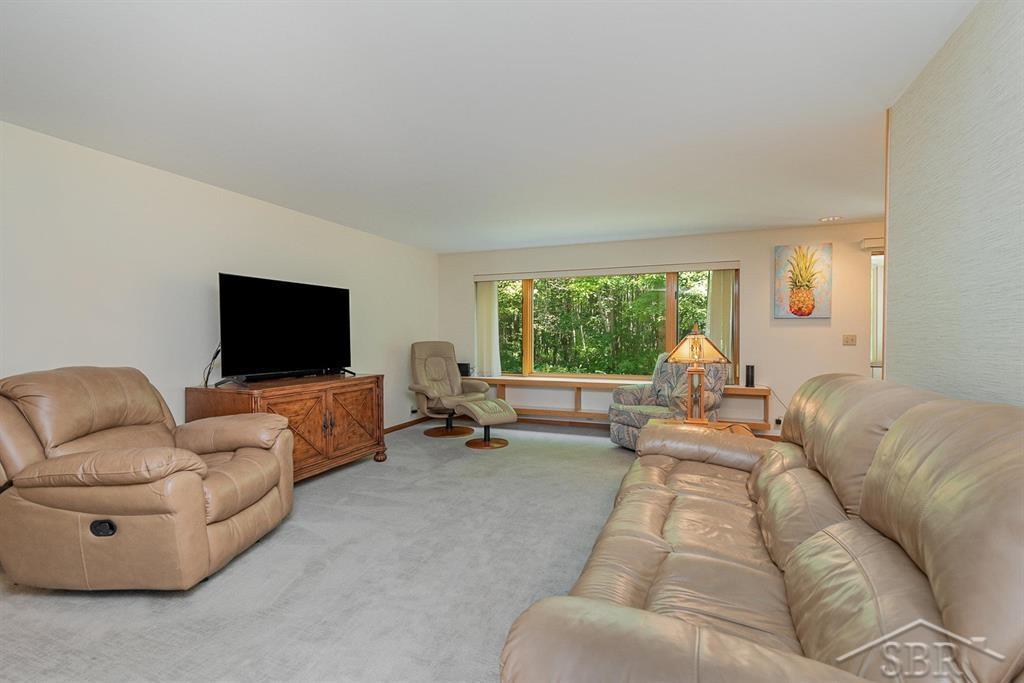 3416 North Sturgeon Road Midland, MI 48642 - Photo 11 of 32 50153457-328e3378-1394-4878-b4f8-d4d0190db3c3.JPG